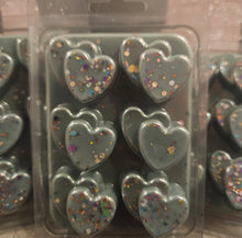 Load image into Gallery viewer, Christmas Elf Scented Wax Melt - Double Heart Clamshell