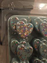 Load image into Gallery viewer, Christmas Elf Scented Wax Melt - Double Heart Clamshell