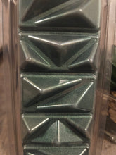 Load image into Gallery viewer, Winter Berries Scented Wax Melt - Geode Clamshell