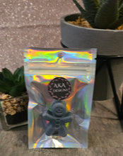 Load image into Gallery viewer, Gingerbread Man Wax Melt – 9g Handmade Soy Wax | Festive Christmas Scent | Holographic Gift Bag | Ready Made or Made to Order