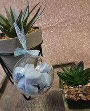 Load image into Gallery viewer, Wax Melt Bauble – 7cm Festive Decoration Filled with 9–10 Wax Melt Samples | Made to Order | Christmas Gift | Handmade Home Fragrance