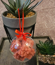 Load image into Gallery viewer, Wax Melt Bauble – 7cm Festive Decoration Filled with 9–10 Wax Melt Samples | Made to Order | Christmas Gift | Handmade Home Fragrance