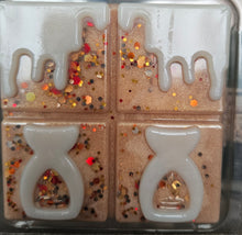 Load image into Gallery viewer, Bonfire Scented Wax Melts - Burner Clamshell