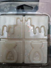 Load image into Gallery viewer, Ghost Scented Wax Melts - Burner Clamshell