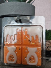Load image into Gallery viewer, Pumpkin Pie Scented Wax Melts - Burner Clamshell