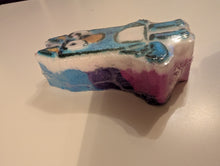 Load image into Gallery viewer, Blue Dog Bath Bomb 170g image 4