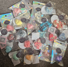 Load image into Gallery viewer, Variety Wax Melt Sample Box – 20 Unique Scents | Hand-Poured Wax Melts