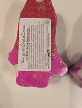 Load image into Gallery viewer, Blue Dog Bath Bomb 170g image 1