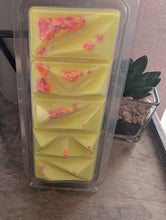 Load image into Gallery viewer, Monkey farts Scented Wax Melts -Geode Clamshell