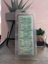 Load image into Gallery viewer, FreshScented Wax Melts -bow Clamshell