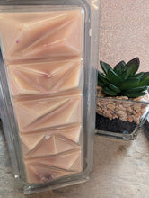 Load image into Gallery viewer, Vanilla cookie Scented Wax Melts -Geode Clamshell