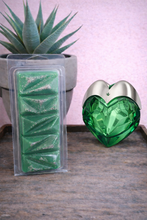 Load image into Gallery viewer, Aura Scented Wax Melts -Geode Clamshell