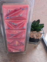 Load image into Gallery viewer, Berry splash Scented Wax Melts -Geode Clamshell