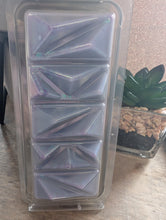 Load image into Gallery viewer, Purple rain Scented Wax Melts - geode Clamshell