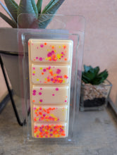 Load image into Gallery viewer, Energies Scented Wax Melts - 5 cell Clamshell