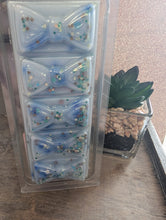 Load image into Gallery viewer, Cloud Scented Wax Melts - bow Clamshell