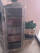 Load image into Gallery viewer, Africa Scented Wax Melts - 5 cell Clamshell