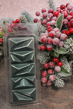 Load image into Gallery viewer, Winter Berries Scented Wax Melt - Geode Clamshell