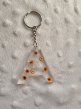 Load image into Gallery viewer, Resin letter keyring with flowers