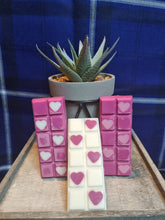 Load image into Gallery viewer, heart design soy wax melt snap bar, color & scent can be customized.