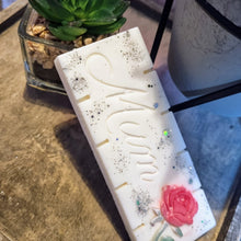 Load image into Gallery viewer, Mum in a Million Soy Wax Melt Snap Bar – Handmade Mother’s Day Gift