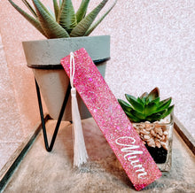 Load image into Gallery viewer, mum resin bookmark.
