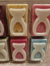 Load image into Gallery viewer, soy wax melt 8 cell burner clamshell -cleaning collections