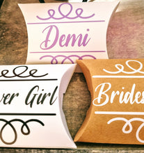 Load image into Gallery viewer, personalized wedding favor pillow box - gift box, favor idea, wedding gift for guests, DIY wedding favor