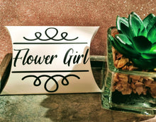 Load image into Gallery viewer, personalized wedding favor pillow box - gift box, favor idea, wedding gift for guests, DIY wedding favor