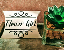 Load image into Gallery viewer, Personalised Pillow Gift Box | Wedding Favours Packaging | Custom Gift Box | Small Gift Box | Party Favours Box | Wedding Guest Gift Box | Kraft or White