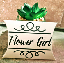 Load image into Gallery viewer, Personalised Pillow Gift Box | Wedding Favours Packaging | Custom Gift Box | Small Gift Box | Party Favours Box | Wedding Guest Gift Box | Kraft or White