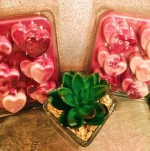 Load image into Gallery viewer, soy wax melt double heart clamshell - gift idea, birthday gift, gifts for her, gifts for him , scented gift