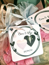 Load image into Gallery viewer, soy wax melt wedding favor in organza bag with personalized tag - favor idea, wedding gift for guests, wedding favor ideas