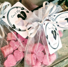 Load image into Gallery viewer, soy wax melt wedding favor in organza bag with personalized tag - favor idea, wedding gift for guests, wedding favor ideas