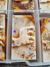 Load image into Gallery viewer, French bull dog shaped wax melts sample box