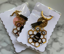 Load image into Gallery viewer, Honeycomb bee keyring