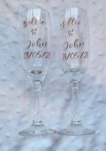 Load image into Gallery viewer, Personalised Champagne Flutes Set of 2 | Bride & Groom Glasses | Wedding Champagne Glasses | Custom Wedding Toast Glasses | Wedding Gift