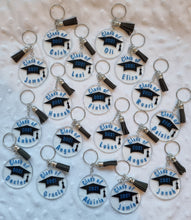 Load image into Gallery viewer, Class of 2025 Keyring β Personalised Graduation Gift β School Leaver Gift β Uni & College Graduation β Custom Year β Bulk Available