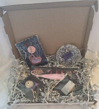Load image into Gallery viewer, Resin mystery box
