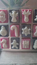 Load and play video in Gallery viewer, Christmas Wax Melt Sets โ 12 Festive Scents | Handmade Soy Wax Melts | Perfect Christmas Gift or Stocking Filler