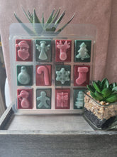 Load image into Gallery viewer, Christmas Wax Melt Sets โ 12 Festive Scents | Handmade Soy Wax Melts | Perfect Christmas Gift or Stocking Filler