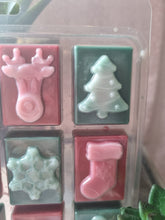 Load image into Gallery viewer, Christmas Wax Melt Sets โ 12 Festive Scents | Handmade Soy Wax Melts | Perfect Christmas Gift or Stocking Filler