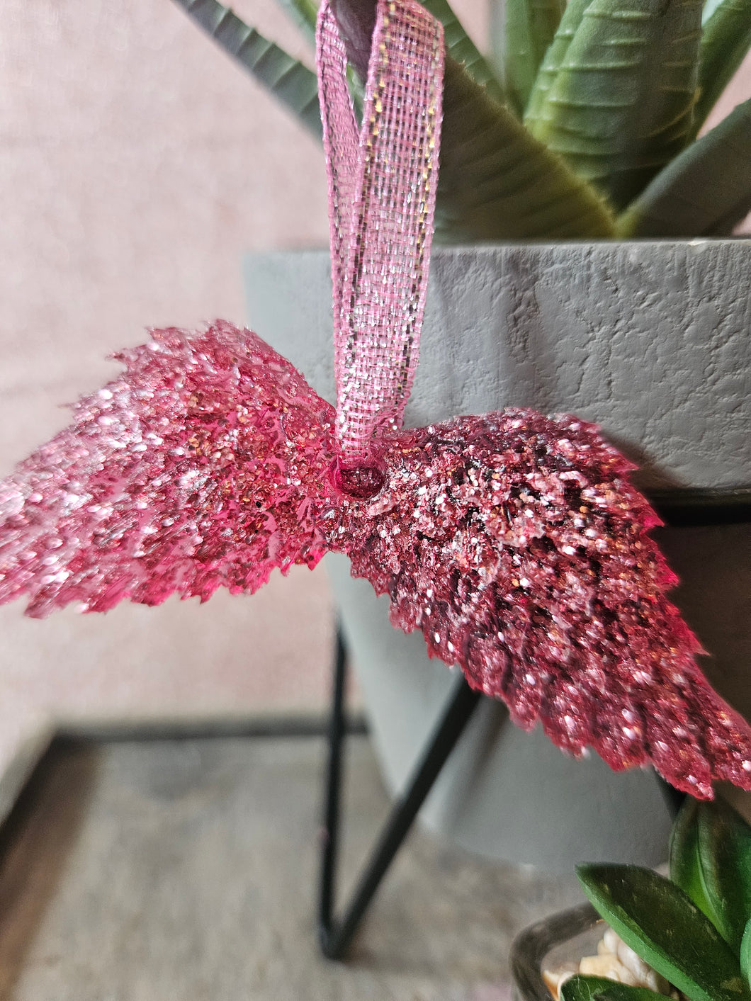 Angel wings resin hanging decoration