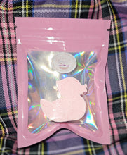 Load image into Gallery viewer, mini duck soap - bubblegum image 0
