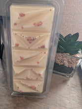 Load image into Gallery viewer, Orange sherbet Scented Wax Melts -Geode Clamshell
