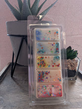 Load image into Gallery viewer, Rainbows Scented Wax Melts - 5 cell Clamshell
