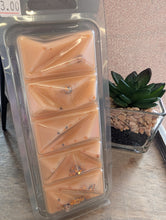 Load image into Gallery viewer, Spanish gold Scented Wax Melts - 5 cell clamshell
