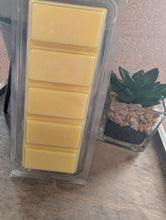 Load image into Gallery viewer, Pineapple Scented Wax Melts - 5 cell Clamshell
