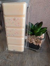 Load image into Gallery viewer, Coconut Kiss – 50g Soy Wax Melt Clamshell
