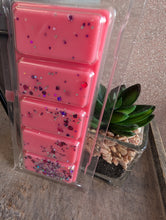 Load image into Gallery viewer, Very Berry Wax Melt Snap Bar | 50g Soy Wax Clamshell
